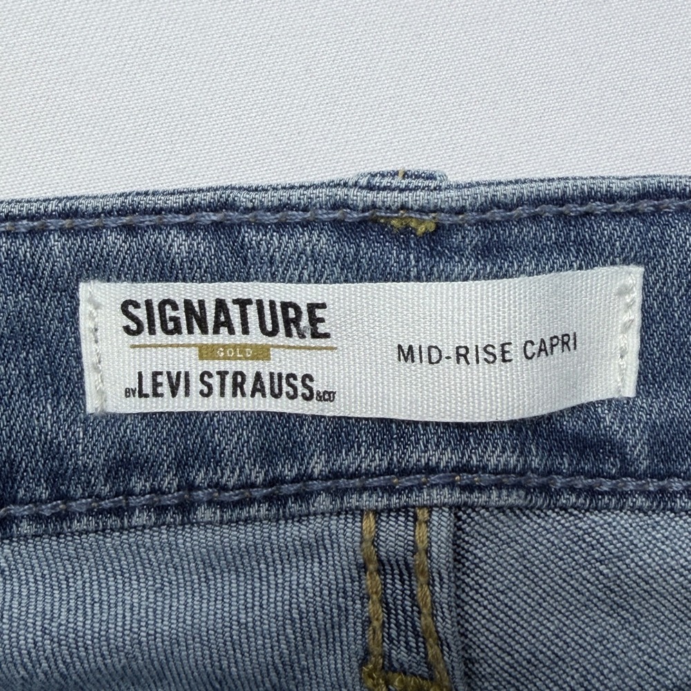 Signature Levi Strauss Gold Mid-Rise Capri Jeans Blue Medium Wash 12 W31 - Picture 6 of 10